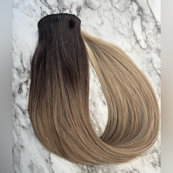 24 In Two Color  Balayage Dark roots Blonde  hair  Clip in Extensions - Picture 2 of 8